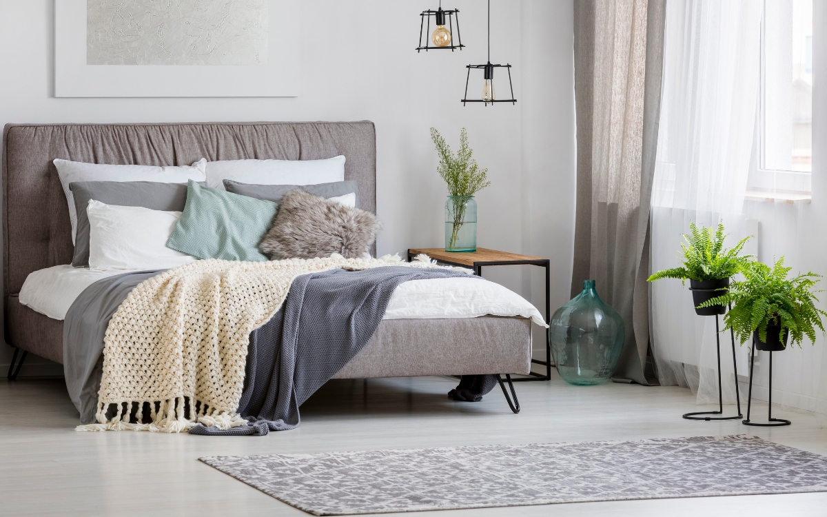 How to Use Textured Throws and Blankets Like a Pro